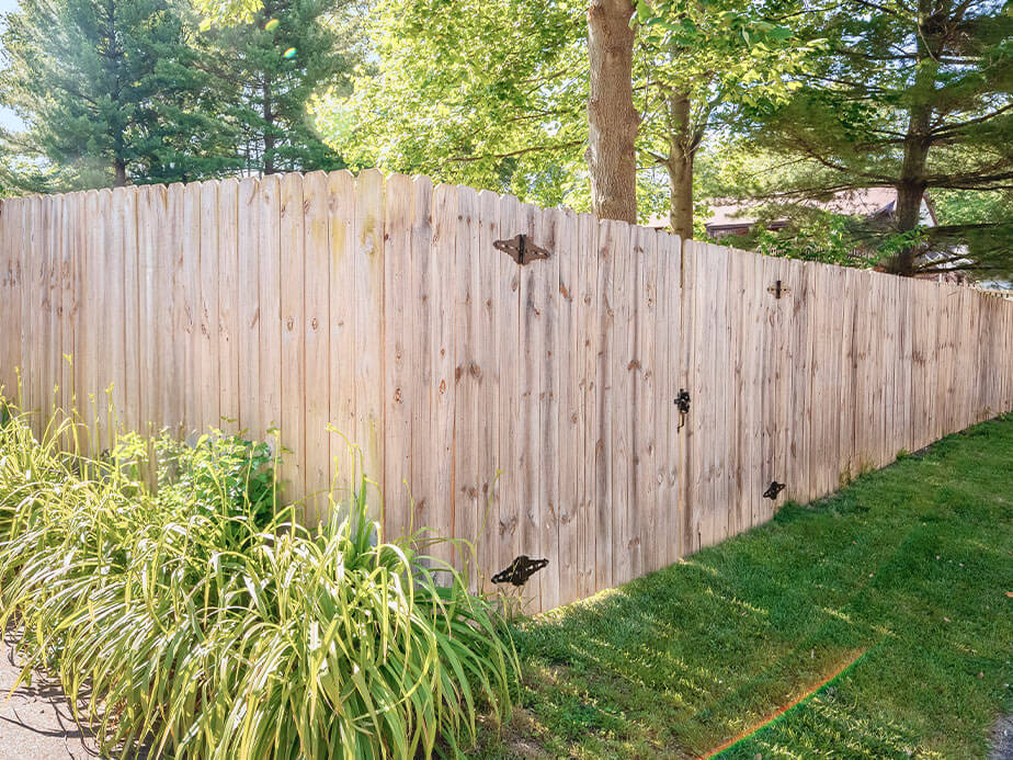Ladue Missouri wood privacy fencing