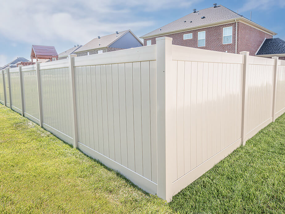 Madison County Illinois vinyl privacy fencing